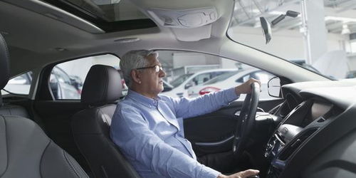 剛提新車，這些汽車用品千萬別買！一個月后肯定后悔，純屬浪費錢